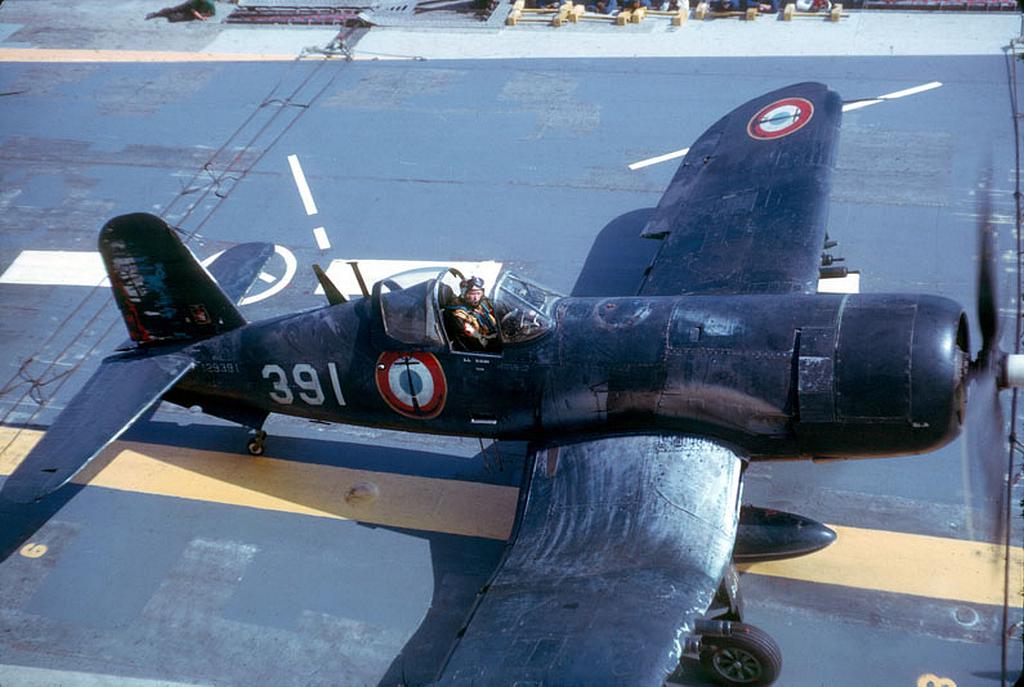 Name:  js1024_10_01_32_AU1_Corsair_129391_de_la_14F_pilote_SM_Villain.jpg
Views: 357
Size:  93.3 KB